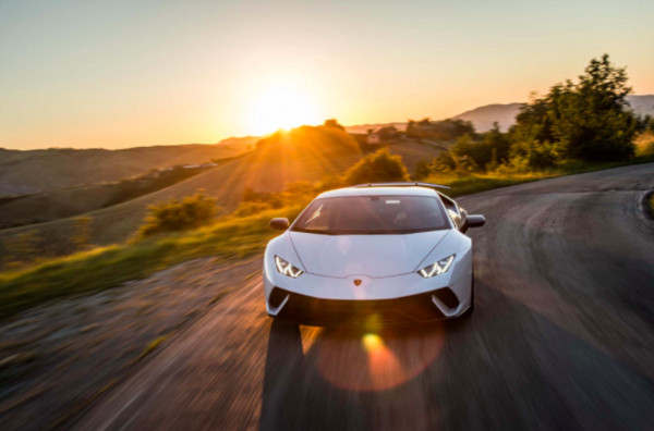 ▲开发地表最速休旅还不够！蓝宝坚尼传打造“四座“跑车（图／Lamborghini）