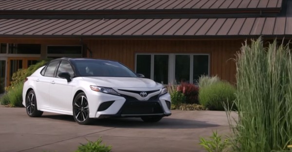 “北美“神车是这样做出来的！丰田Camry生产线组装影片曝光（图／翻摄自CHEEKY CARS7）