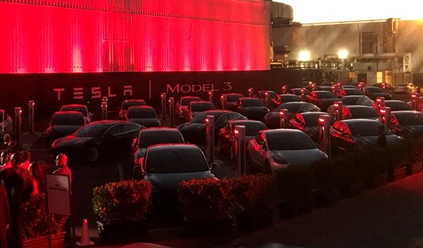 特斯拉进军平价大众市场滑铁卢?Model 3第三季产量不到三百辆(图/翻摄自Tesla)
